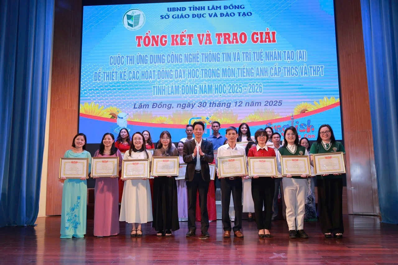 CÔ NGÔ THỊ HƯƠNG VÀ CÔ NGUYỄN THỊ THANH THỦY - GIÁO VIÊN TRƯỜNG THCS HIỆP THẠNH ĐẠT GIẢI NHÌ CẤP TỈNH CUỘC THI "ỨNG DỤNG CÔNG NGHỆ THÔNG TIN VÀ TRÍ TUỆ NHÂN TẠO (AI) TRONG DẠY VÀ HỌC MÔN TIẾNG ANH" NĂM HỌC 2025-2026.