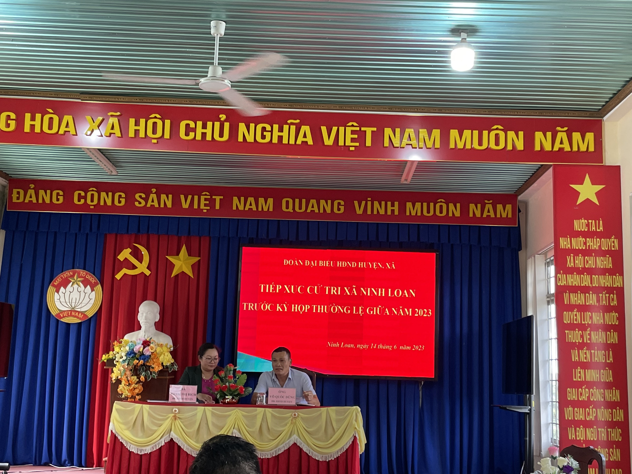 Đoàn Đại biểu HĐND huyện, xã tiếp xúc cử tri xã Ninh Loan
