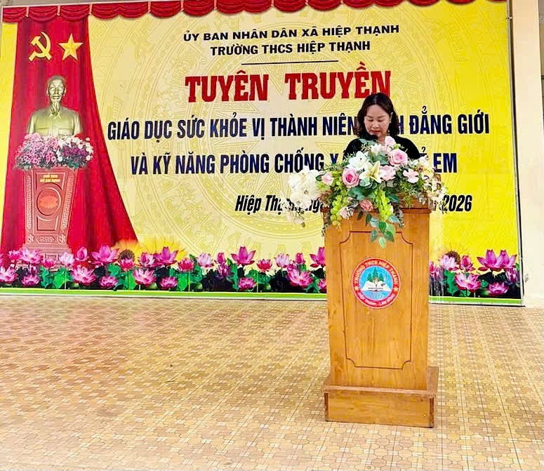 TUYÊN TRUYỀN NÂNG CAO NHẬN THỨC  VỀ SỨC KHỎE VỊ THÀNH NIÊN, BÌNH ĐẲNG GIỚI  VÀ KỸ NĂNG PHÒNG CHỐNG XÂM HẠI CHO HỌC SINH