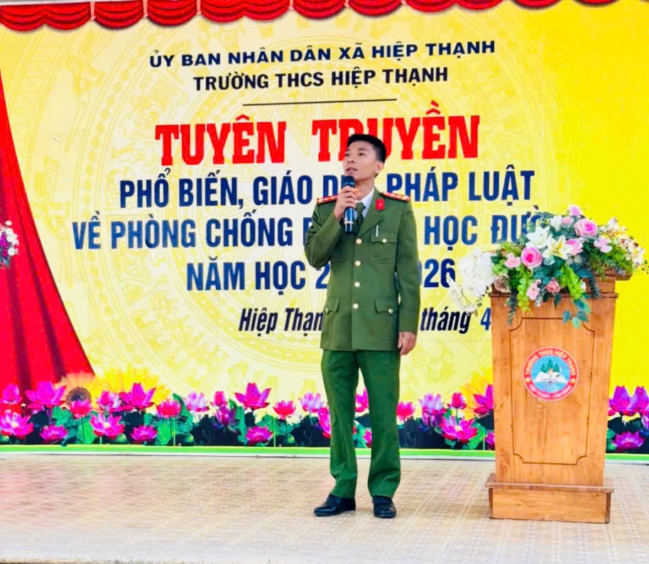 TRƯỜNG THCS HIỆP THẠNH PHỐI HỢP CÙNG CÔNG AN XÃ TUYÊN TRUYỀN NÂNG CAO NHẬN THỨC PHÒNG CHỐNG BẠO LỰC HỌC ĐƯỜNG CHO HỌC SINH